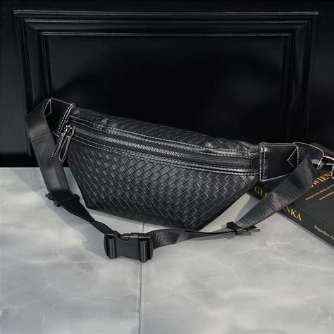 faux sac banane luxe homme